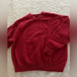 Uniqlo  Crewneck Sweater in Vibrant Red